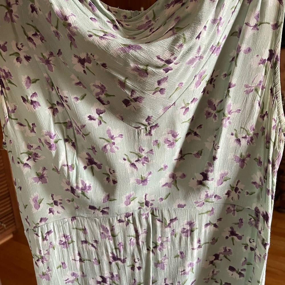 Dress - Picture 7 of 9